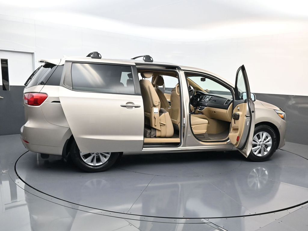 Used 2016 Kia Sedona LX w/ LX Convenience Package FWD image 33