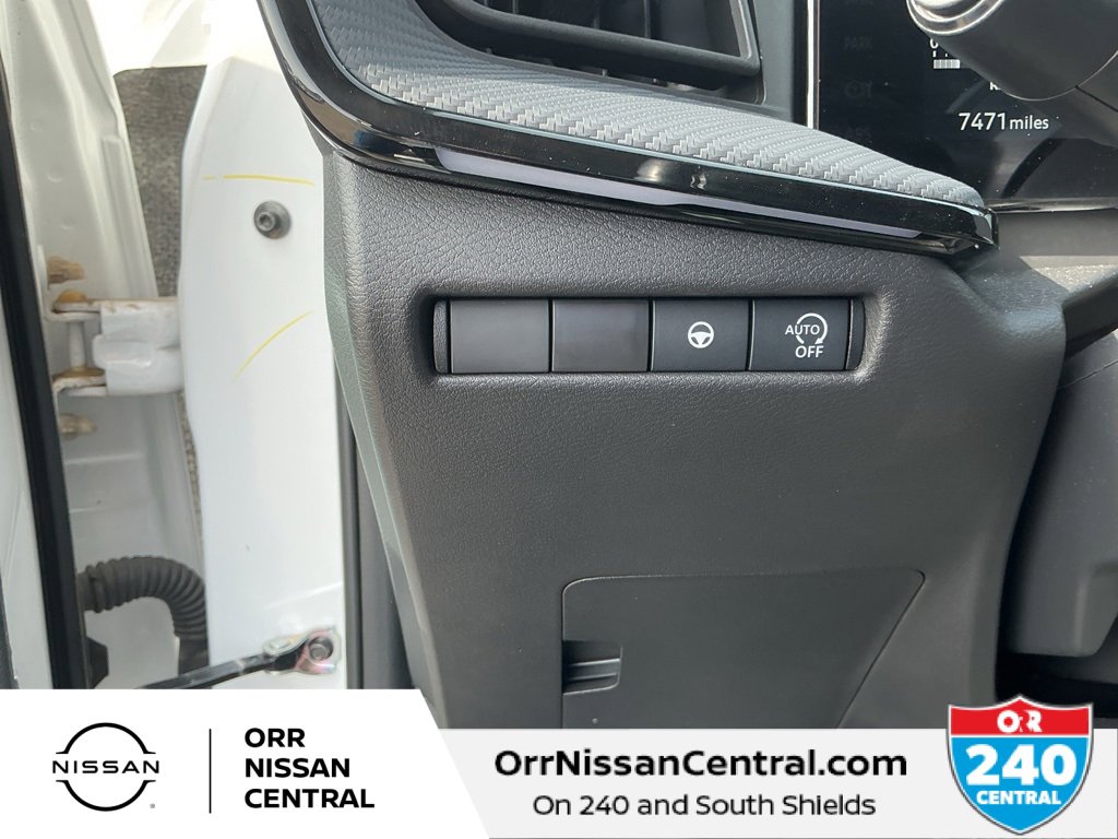 Used 2025 Nissan Kicks SR image 18