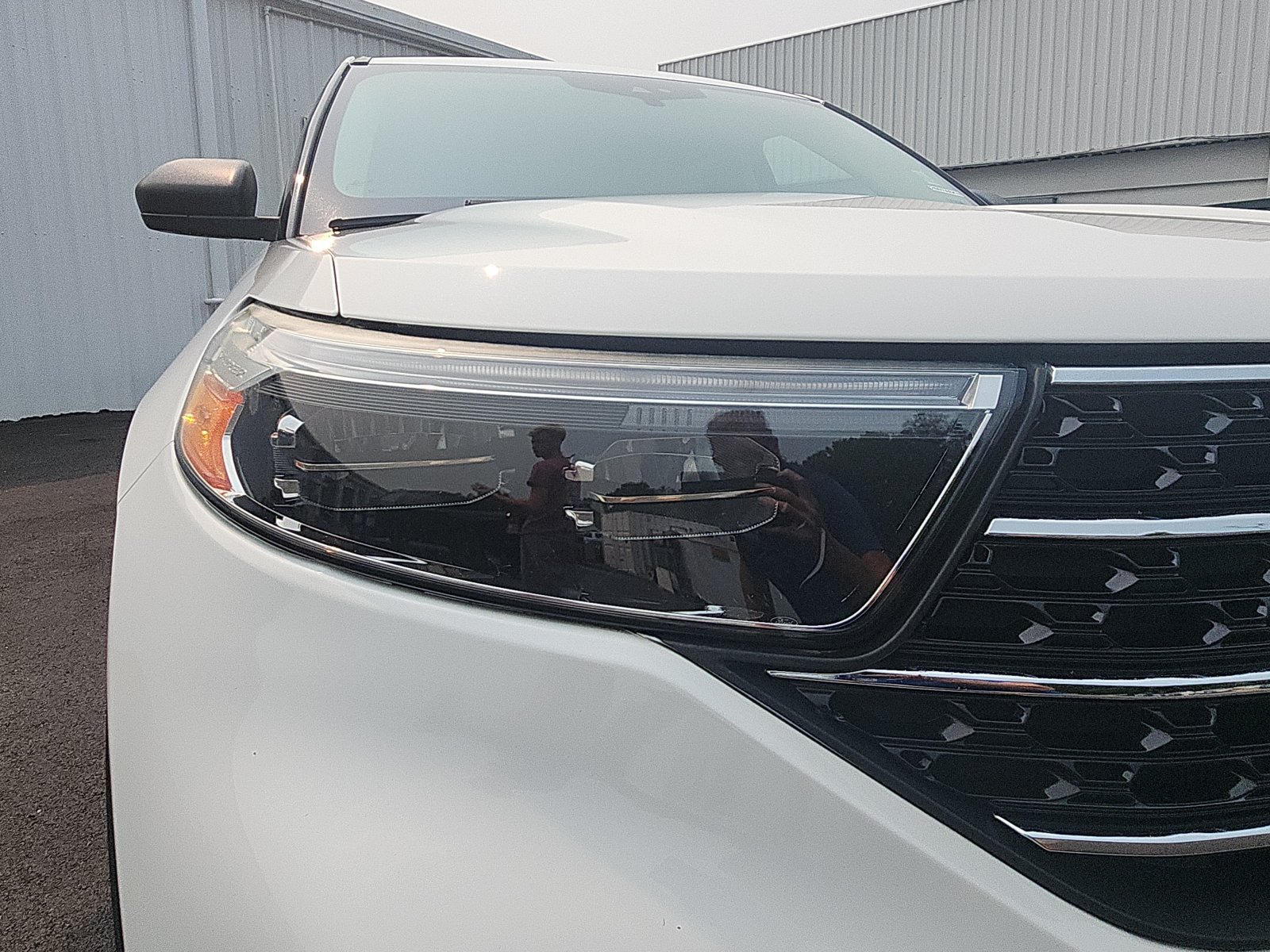 Used 2020 Ford Explorer XLT w/ Equipment Group 202A AWD/4WD image 12