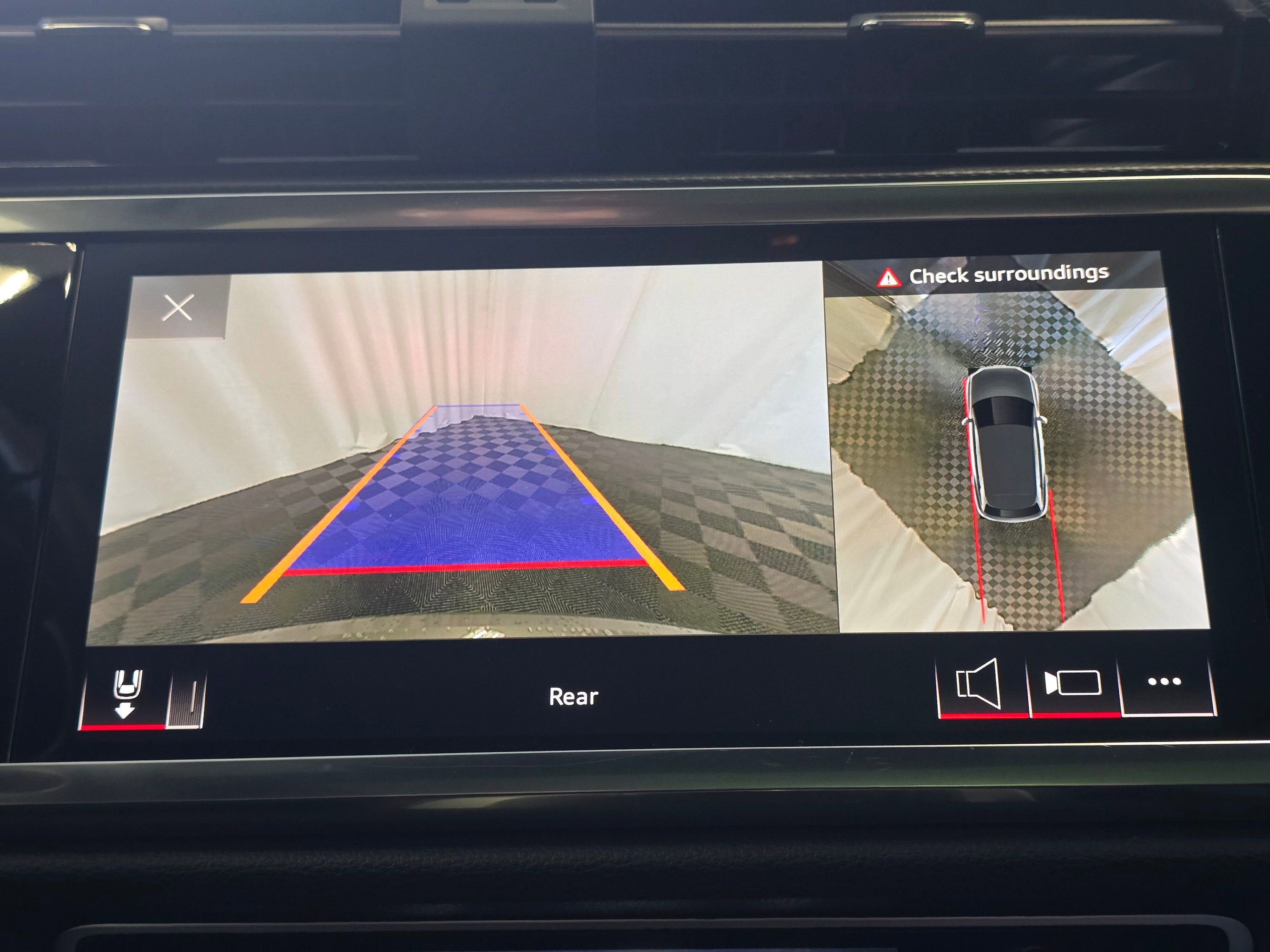 Used 2023 Audi Q3 2.0T Premium Plus w/ Premium Plus Package image 44