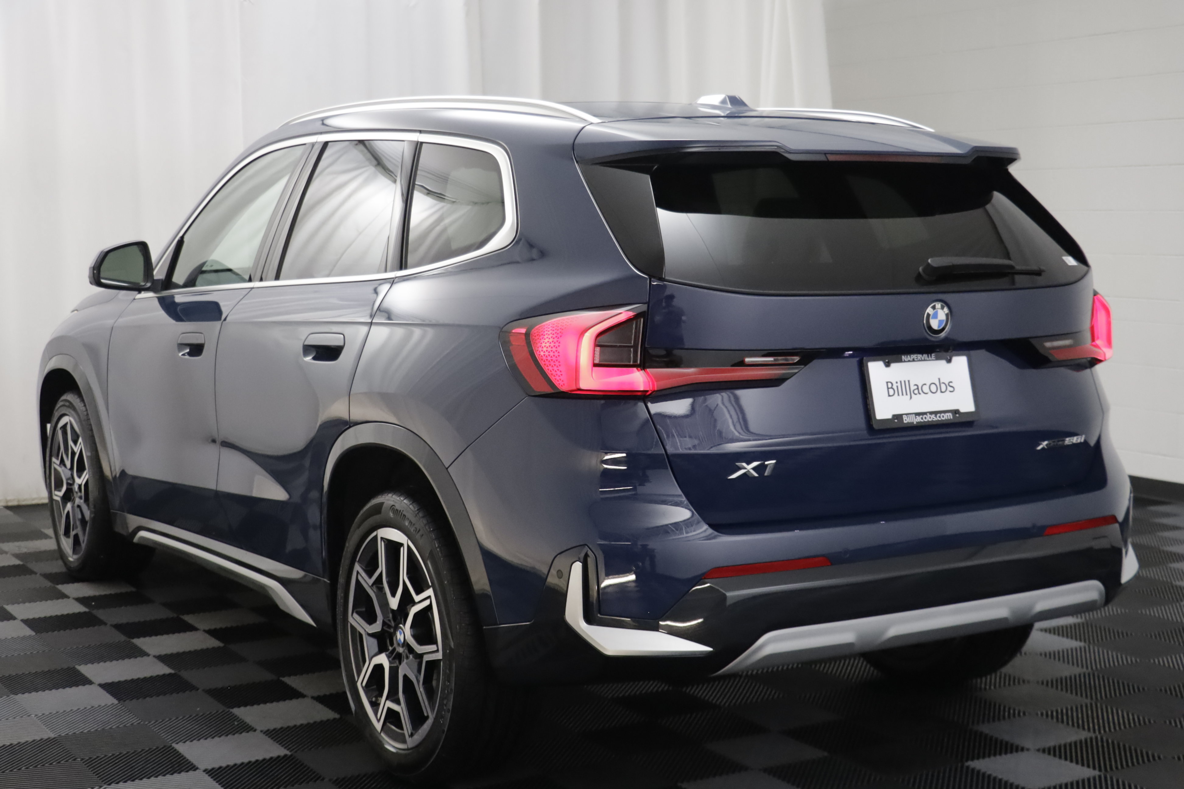 New 2027 BMW X1 xDrive28i AWD/4WD image 15