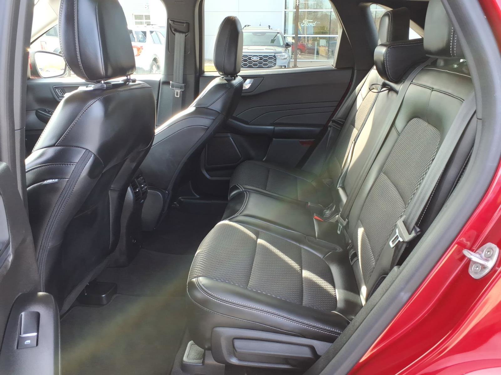 Used 2024 Ford Escape SE image 14