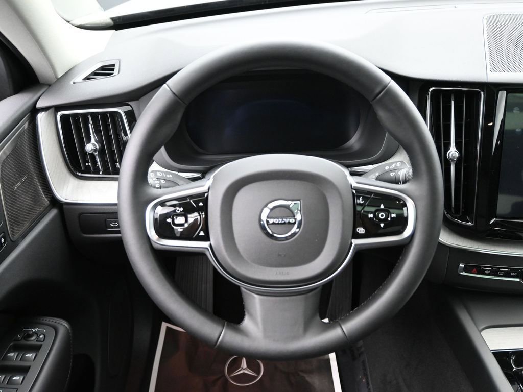 New 2025 Volvo XC60 B5 Plus w/ Protection Package Premier image 17