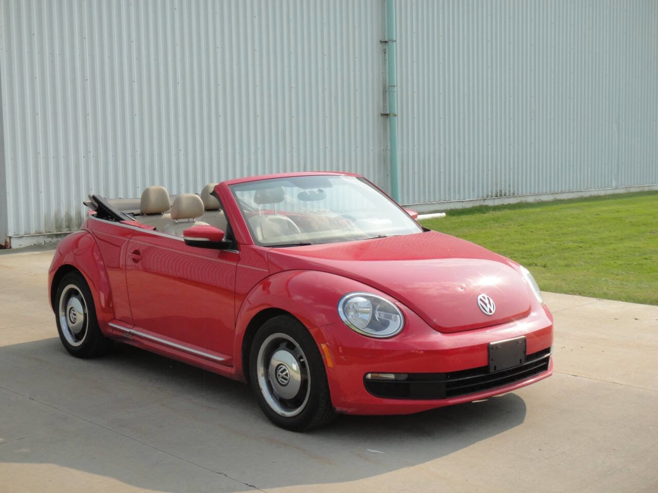 Used 2013 Volkswagen Beetle 2.5 image 4