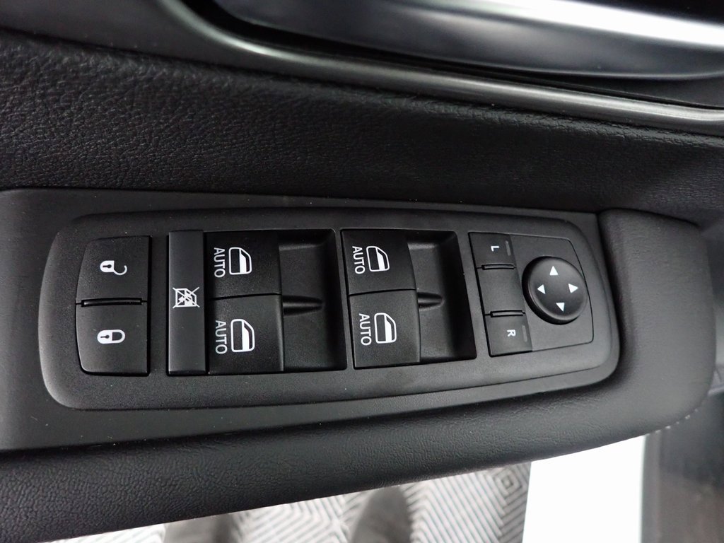 New 2026 Chrysler Pacifica Select image 18