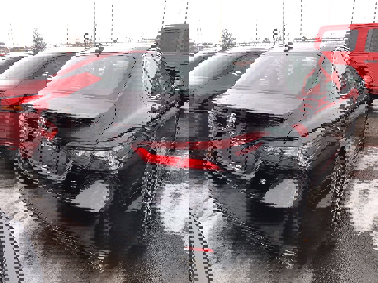 Used 2024 Toyota Camry SE image 5