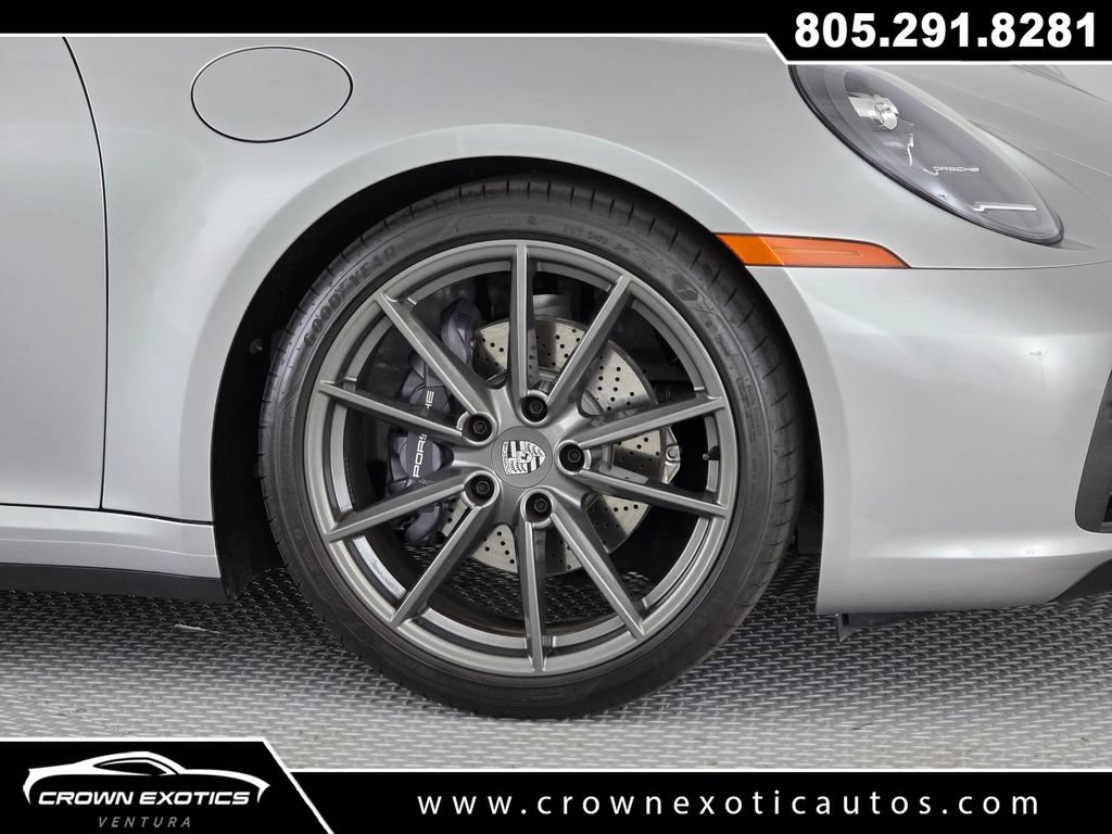 Used 2023 Porsche 911 Carrera T RWD image 9