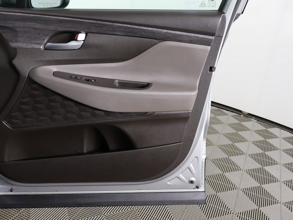 Used 2020 Hyundai Santa Fe SE image 18
