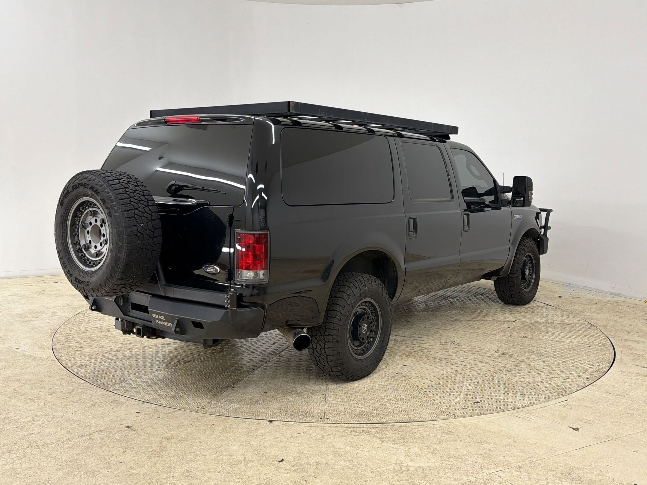 Used 2004 Ford Excursion Limited image 9