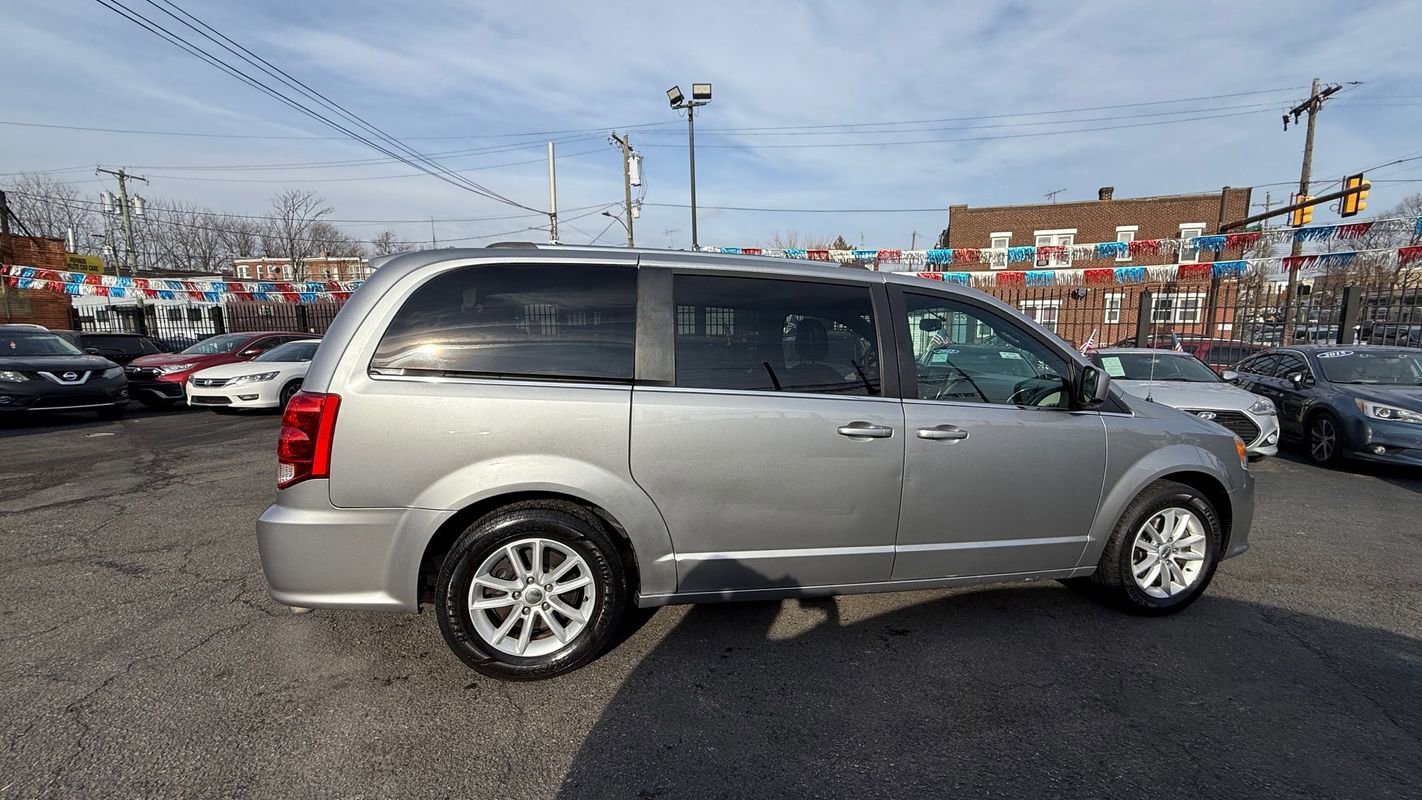 Used 2018 Dodge Grand Caravan SXT FWD image 6