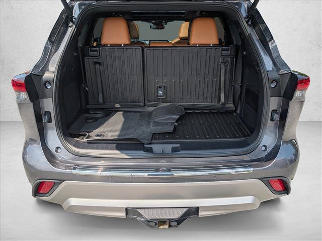 Used 2025 Toyota Highlander Platinum AWD/4WD image 6