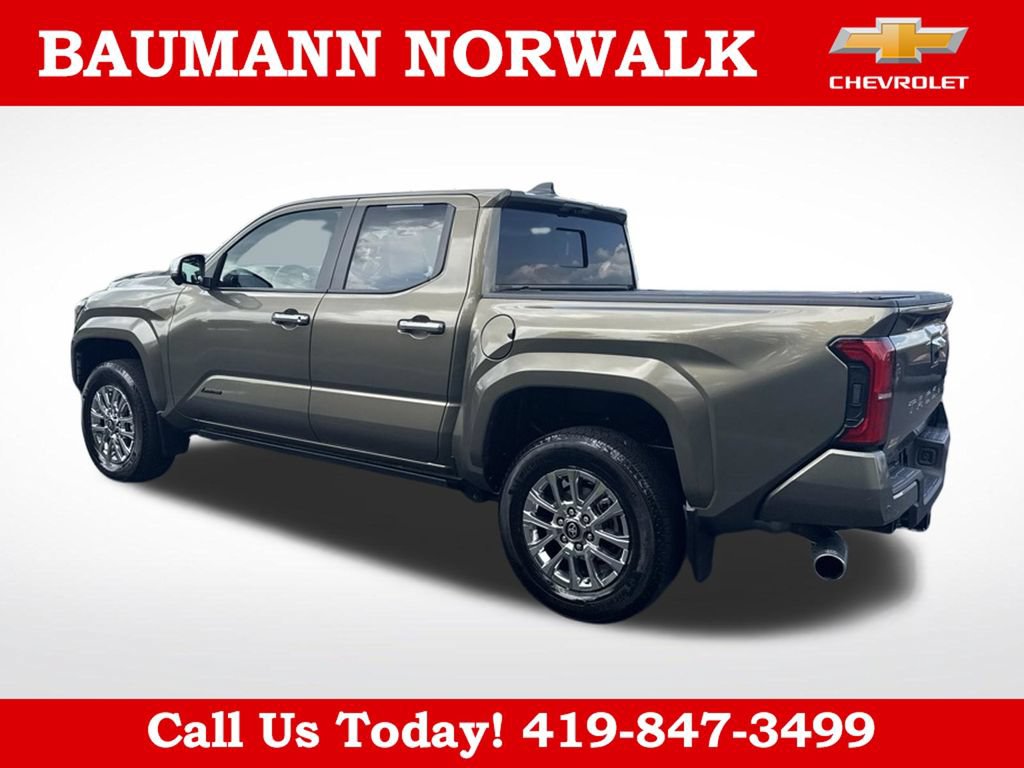 Used 2025 Toyota Tacoma Limited AWD/4WD image 5