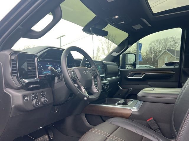 Used 2025 Chevrolet Silverado 2500 High Country w/ High Country Premium Package image 2