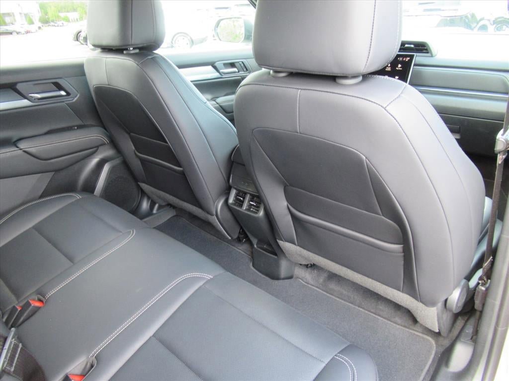 Used 2025 GMC Terrain Elevation w/ Elevation Premium Package AWD/4WD image 11