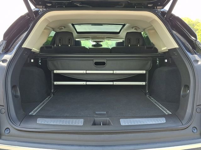 Used 2017 Cadillac XT5 Luxury w/ Driver Awareness Package AWD/4WD image 28