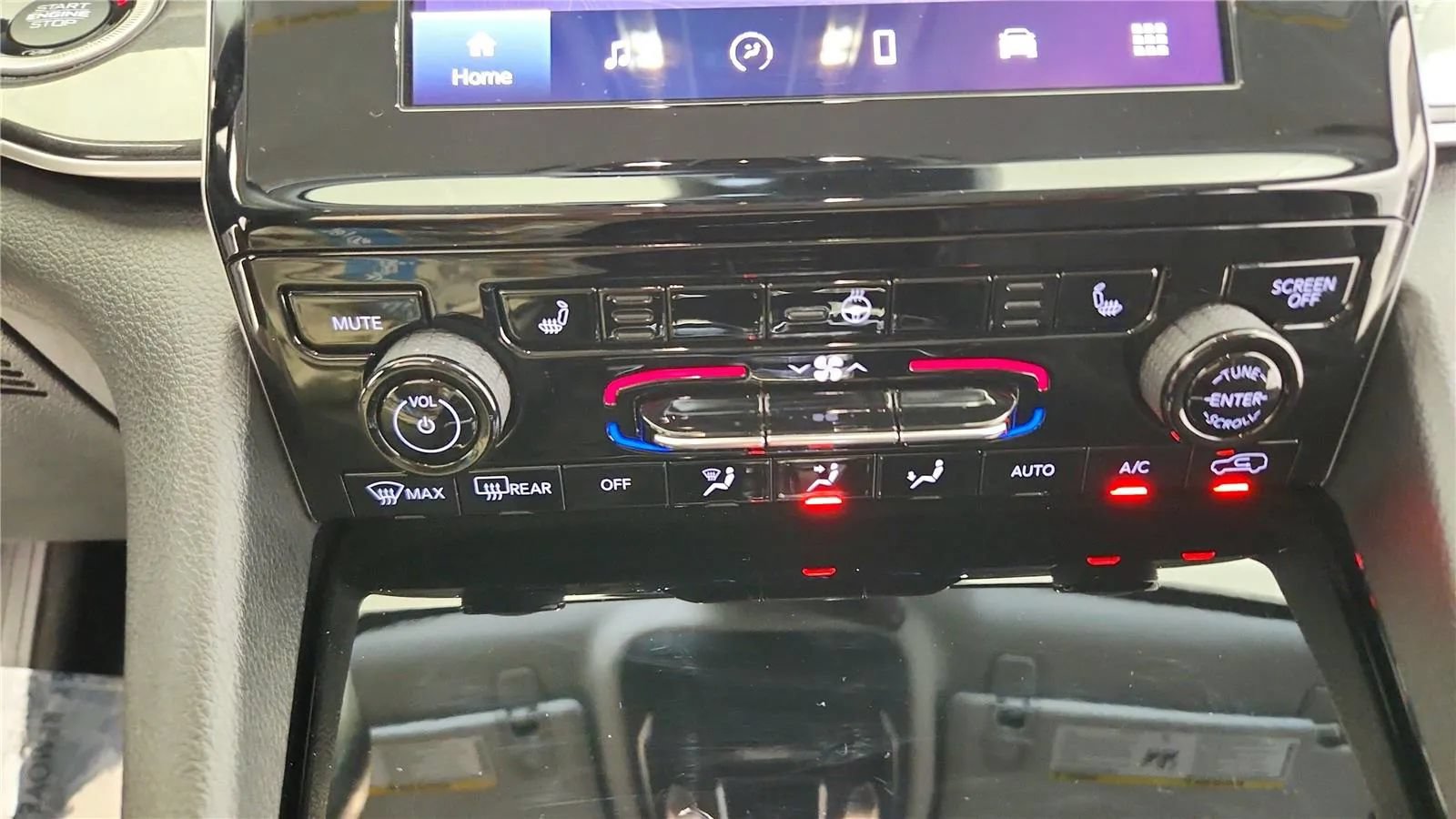 Used 2022 Jeep Grand Cherokee L Laredo w/ Luxury Tech Group I AWD/4WD image 18