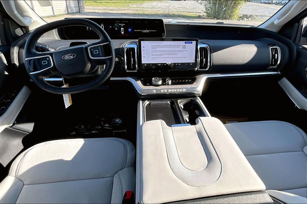 New 2026 Ford Expedition Platinum image 5