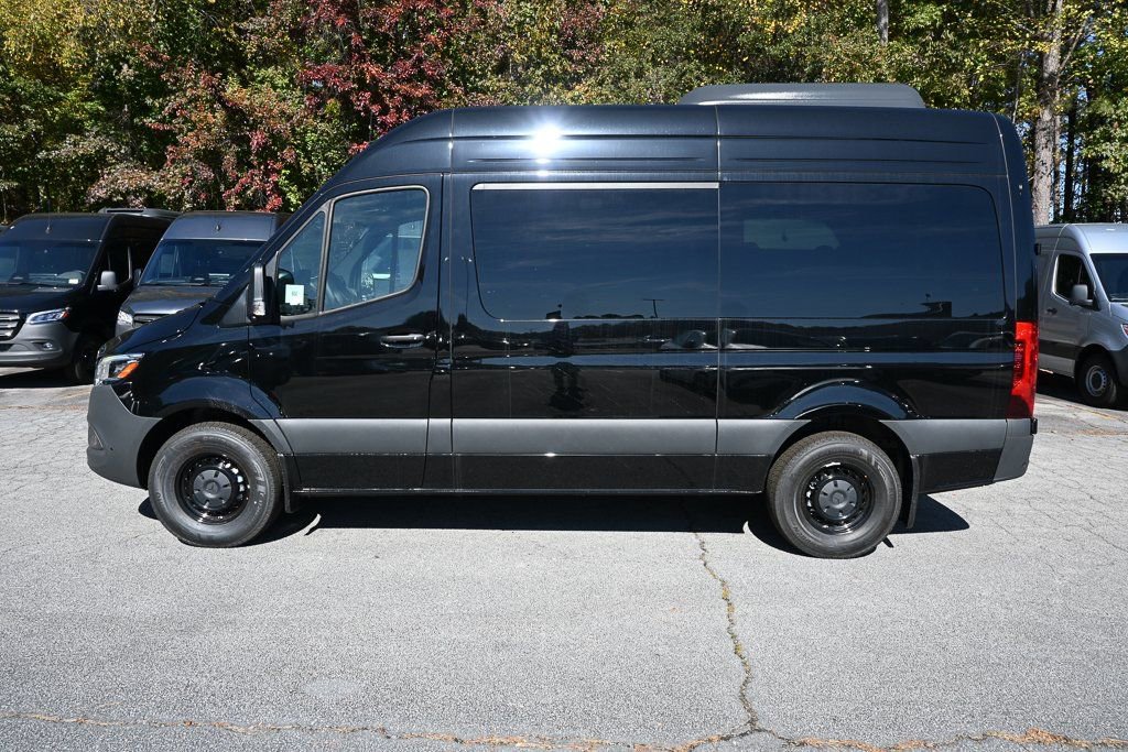 Used 2025 Mercedes-Benz Sprinter 2500 video 2