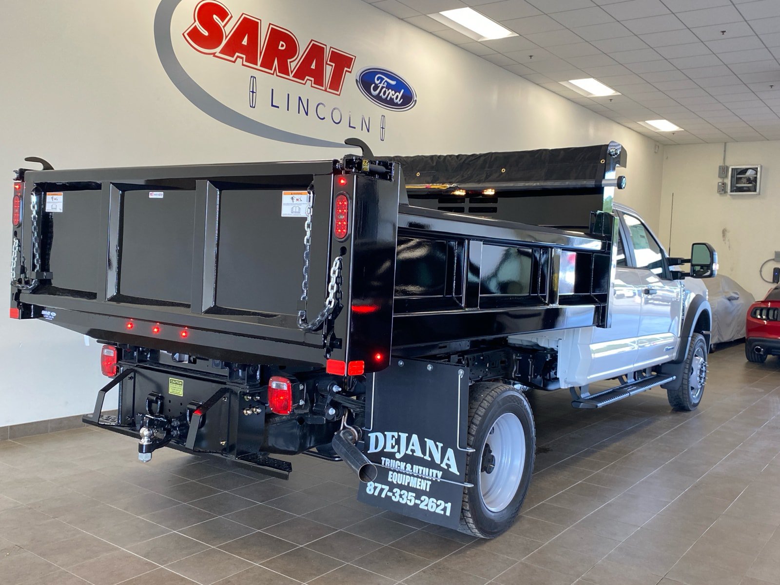 New 2026 Ford F550 4x4 Crew Cab image 7