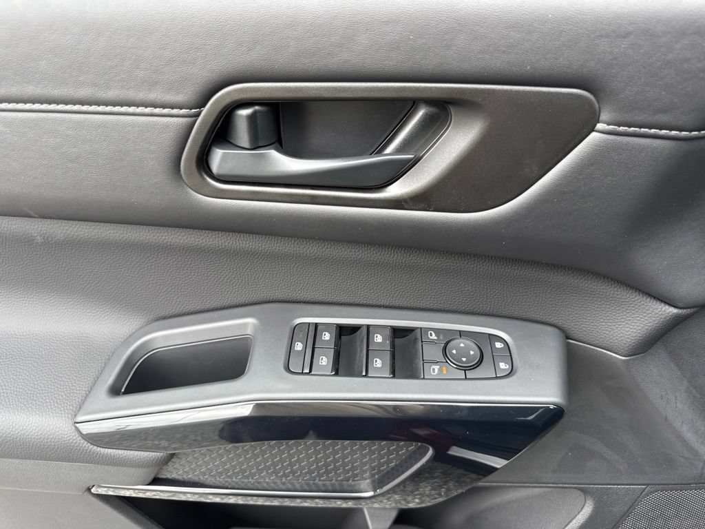 New 2026 Nissan Pathfinder SV AWD/4WD image 8