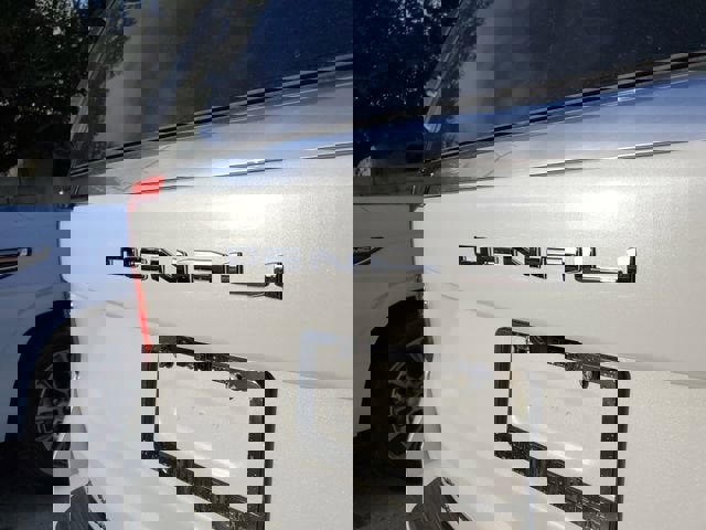 New 2026 GMC Yukon XL Denali w/ Sun & Power Step Package image 9