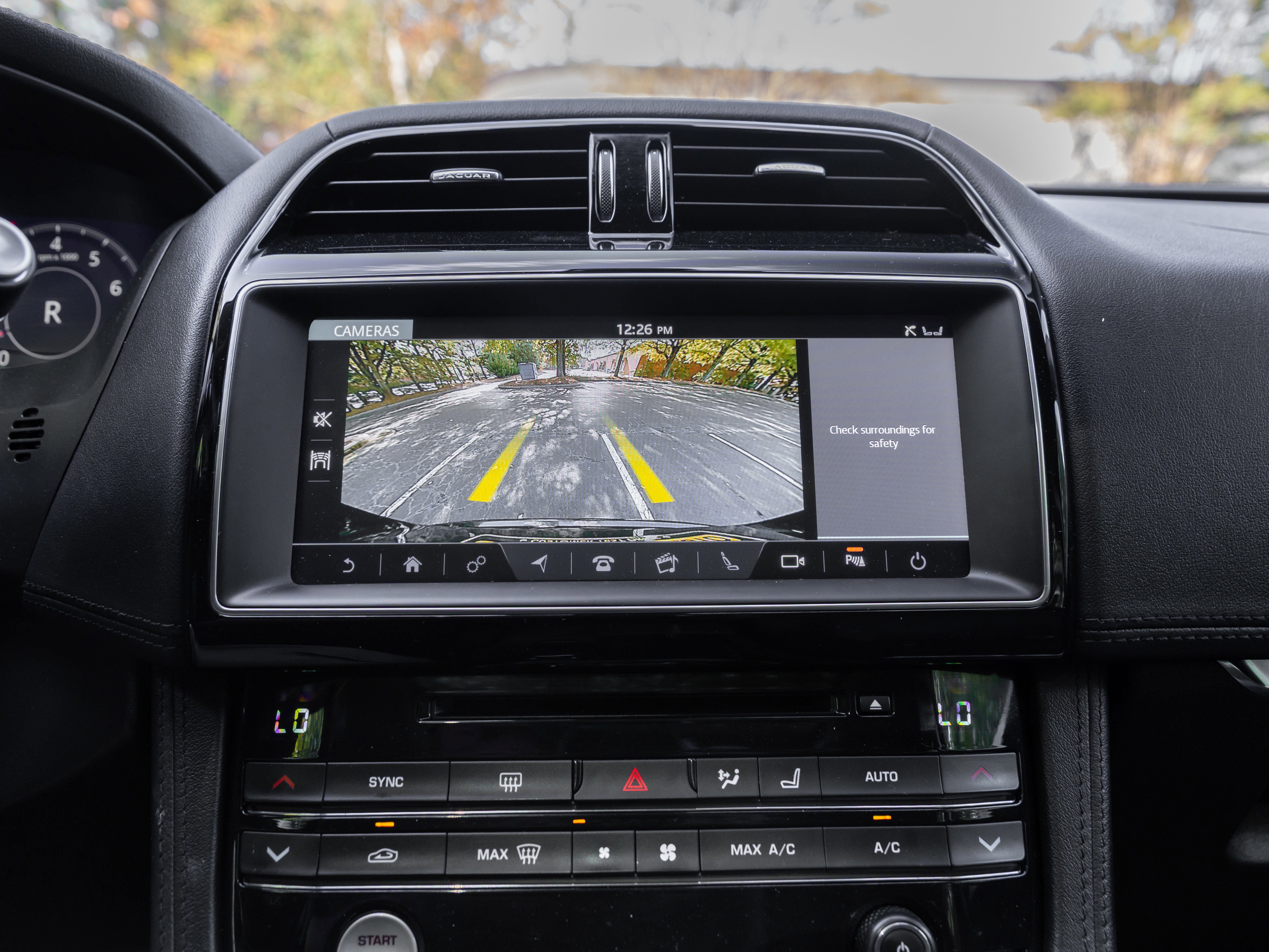 Used 2019 Jaguar F-PACE Prestige image 10