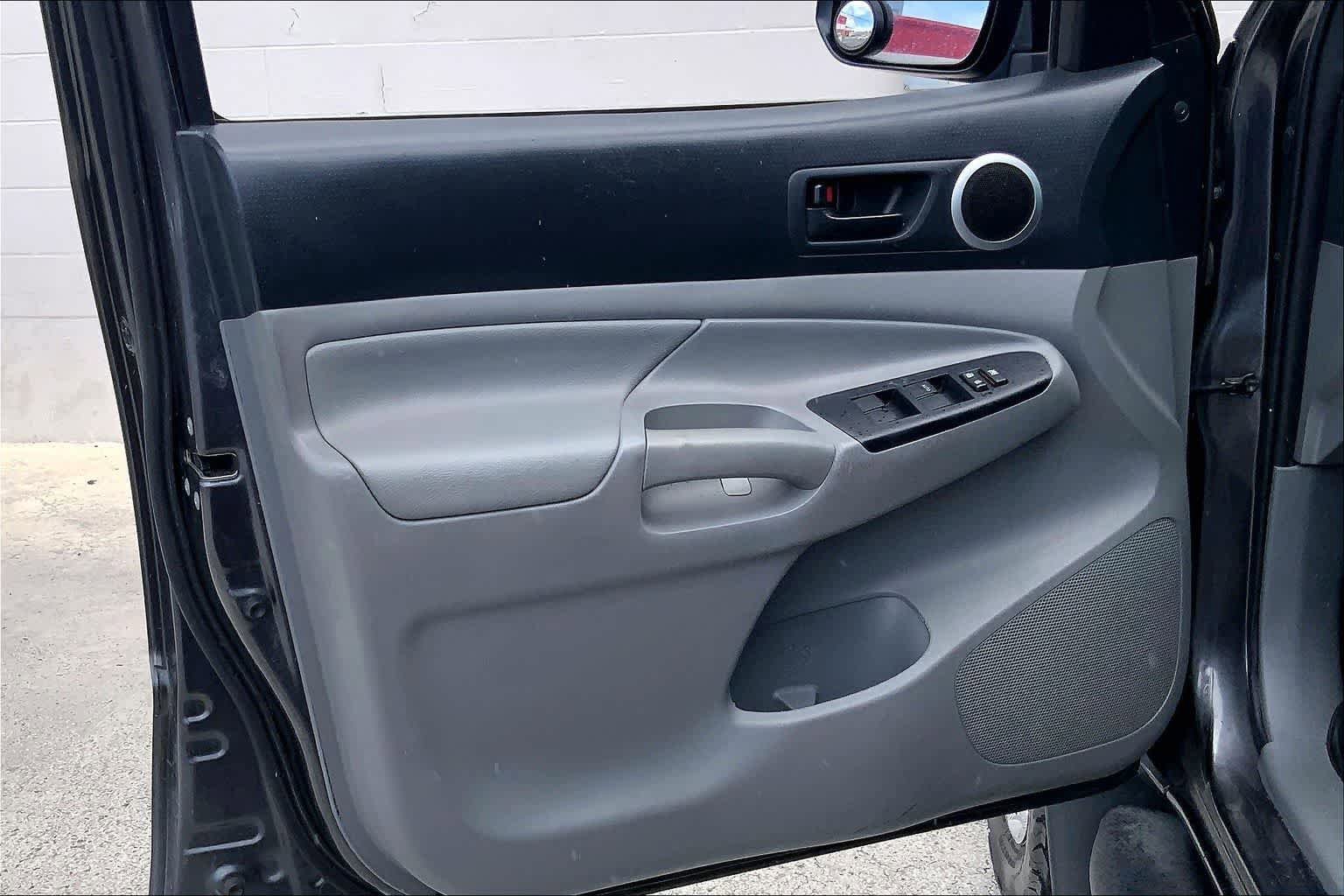 Used 2015 Toyota Tacoma PreRunner RWD image 27
