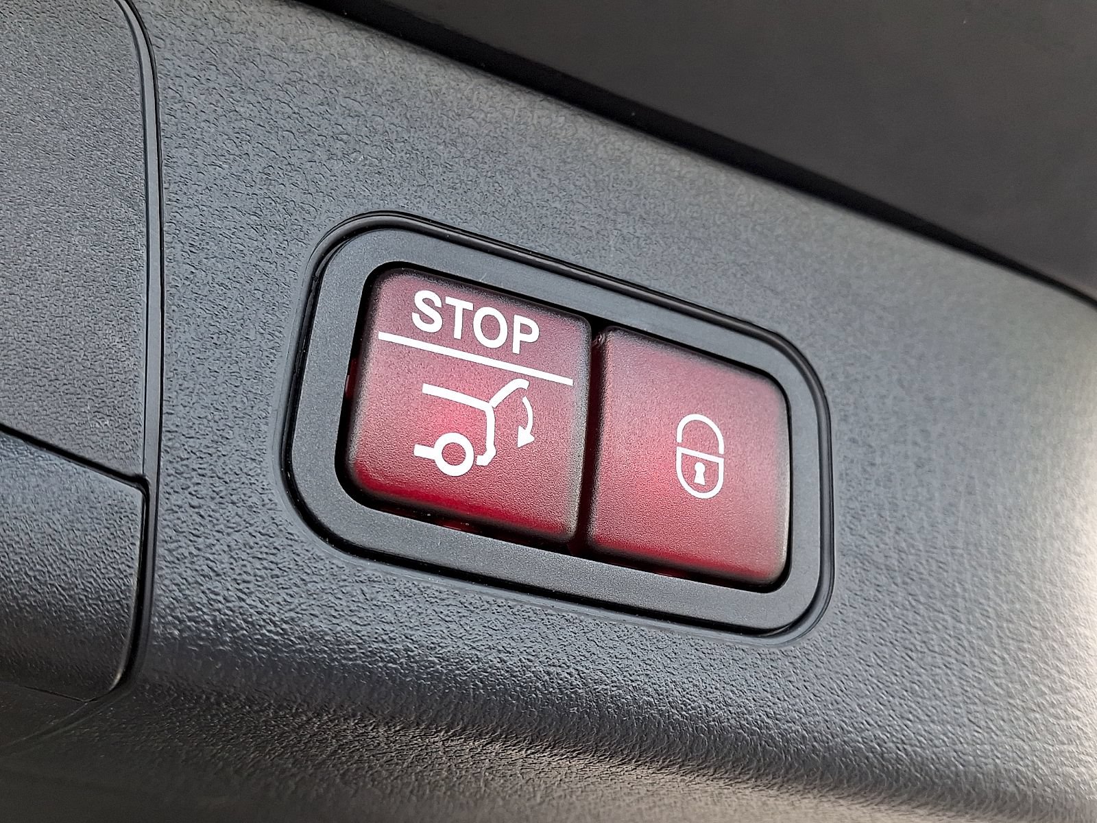 Certified 2024 Mercedes-Benz EQB 300 4MATIC image 30