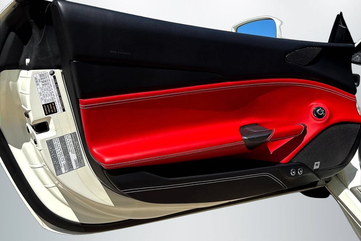Used 2019 Ferrari 488 Spider RWD image 18