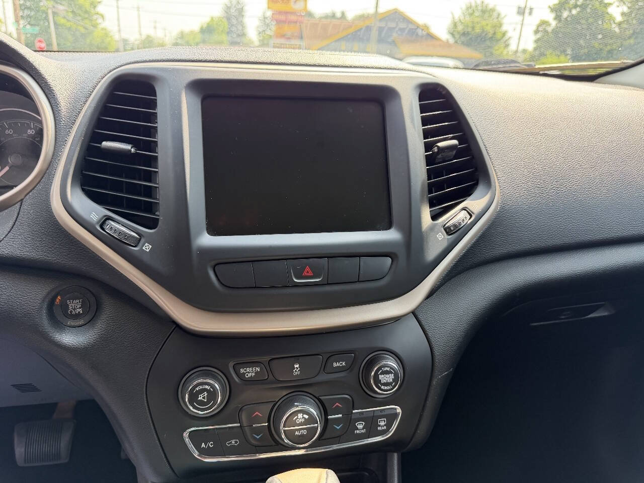 Used 2014 Jeep Cherokee Limited FWD image 14