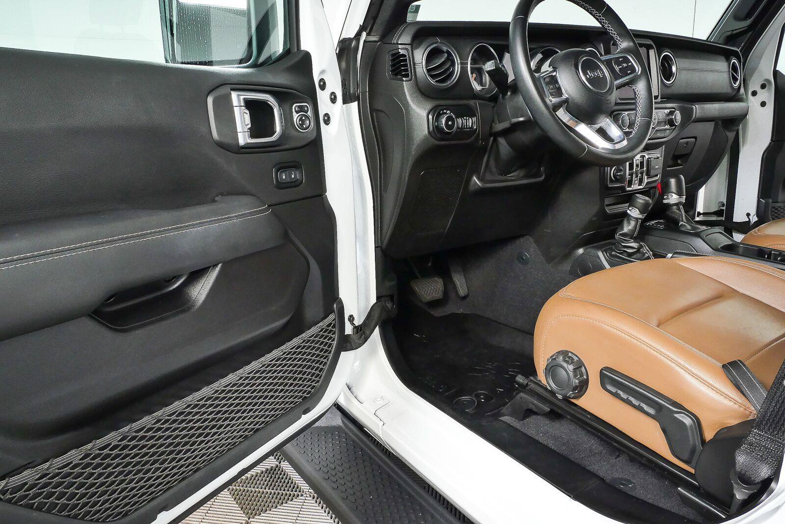 Used 2021 Jeep Wrangler Unlimited Sahara AWD/4WD image 7