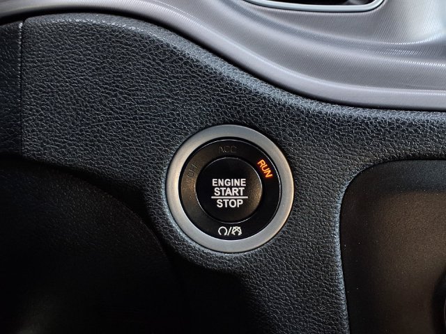 Used 2022 Dodge Charger SXT RWD image 14