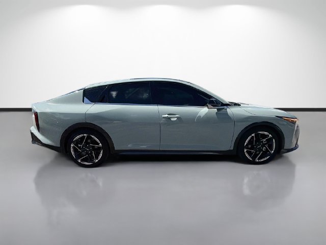 Used 2025 Kia K4 GT-Line w/ GT-Line Sunroof Package FWD image 2