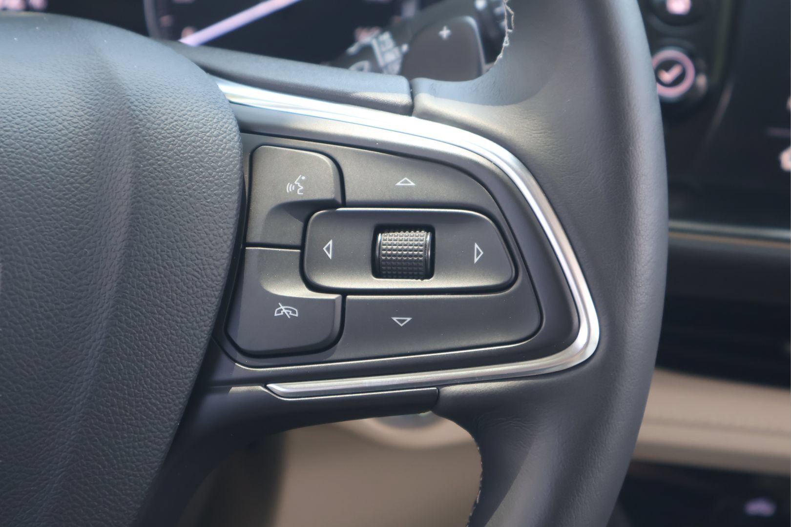 Used 2021 Buick Envision Essence FWD image 20