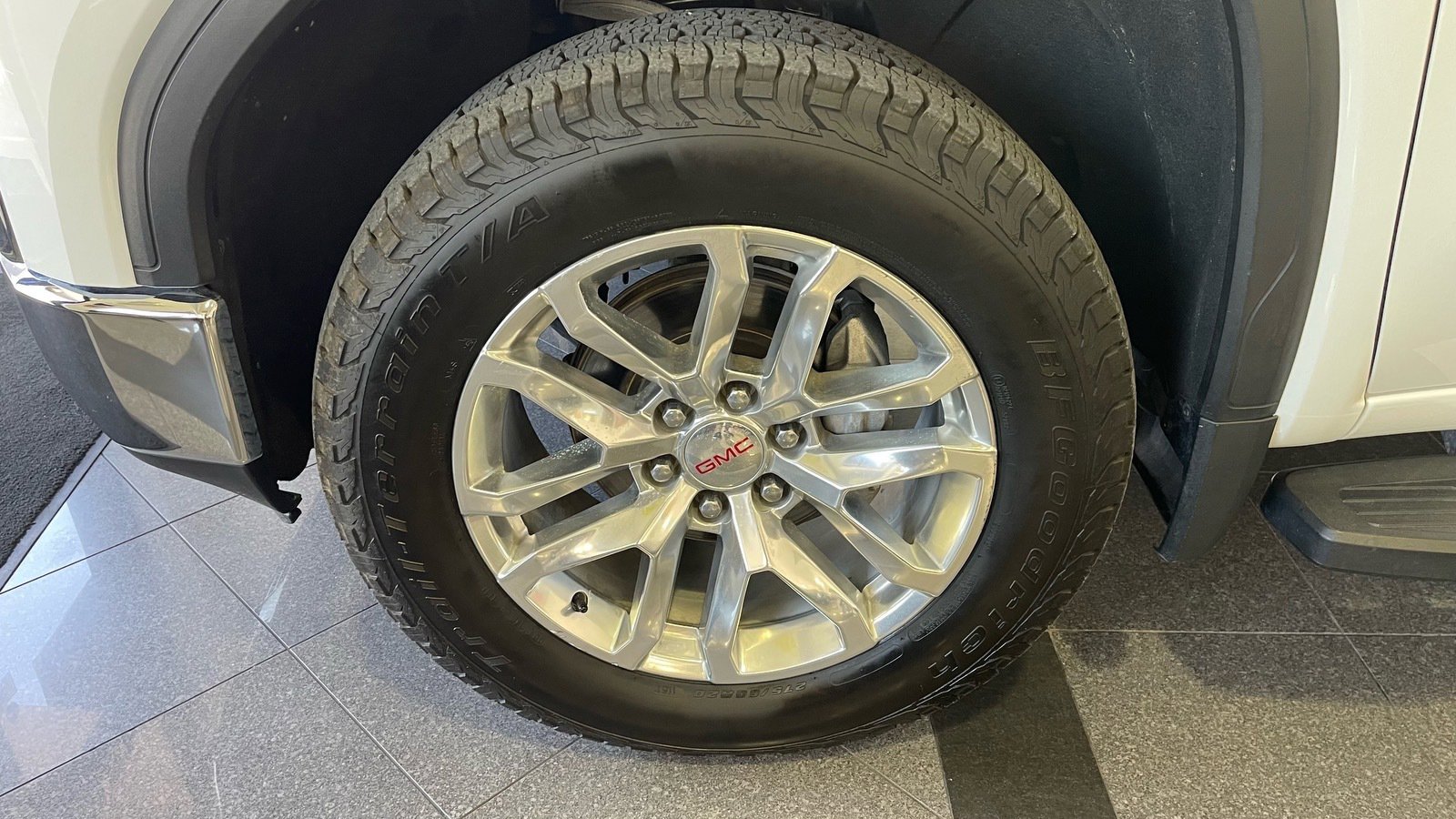 Used 2019 GMC Sierra 1500 SLT w/ SLT Premium Package image 23