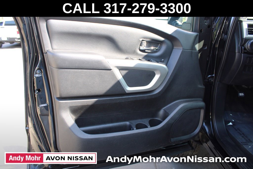 Used 2018 Nissan Titan SV AWD/4WD image 18