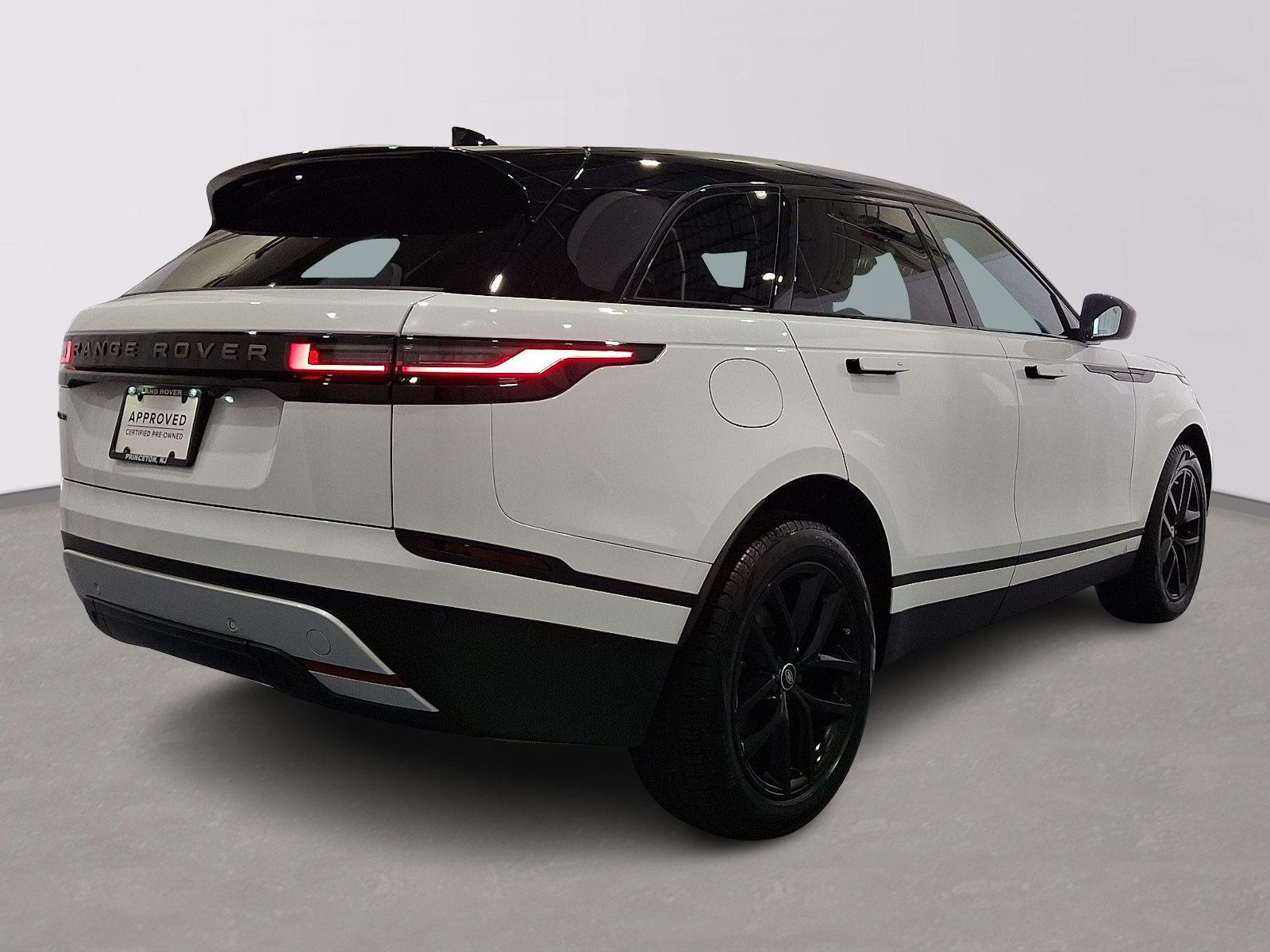 Certified 2026 Land Rover Range Rover Velar S AWD/4WD image 4