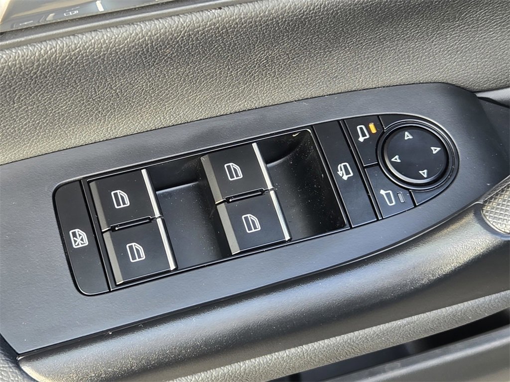 Certified 2025 MAZDA CX-50 2.5 Hybrid w/ Premium Plus Pkg image 17