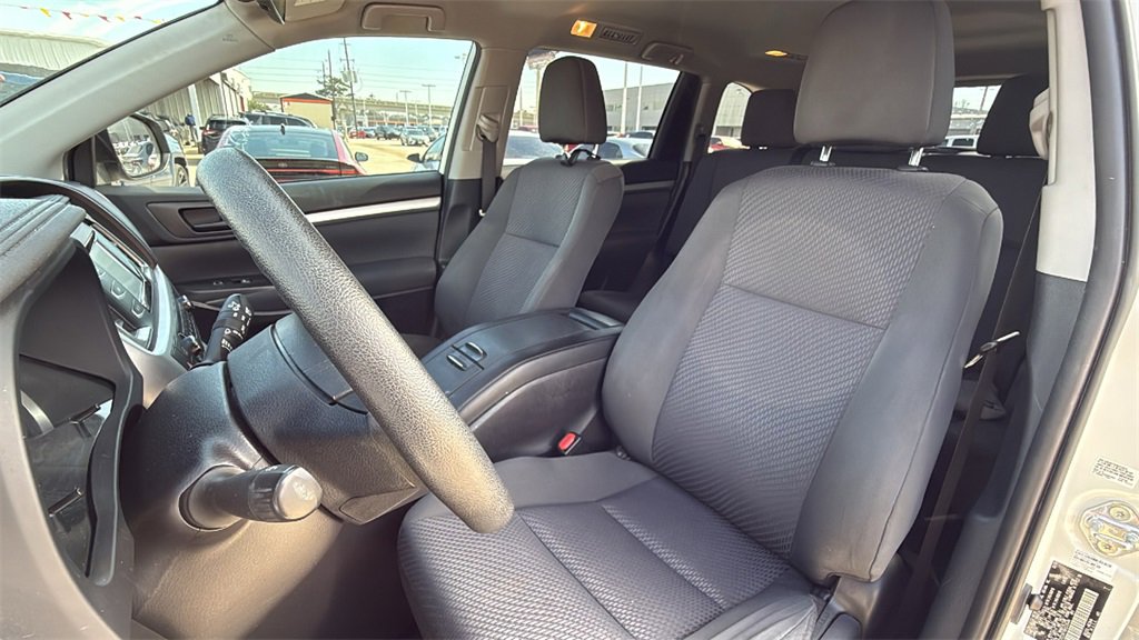 Used 2019 Toyota Highlander Plus image 15