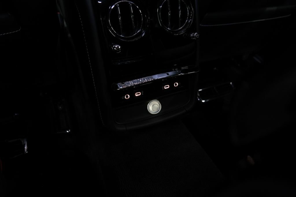 Used 2026 Rolls-Royce Phantom Sedan image 44