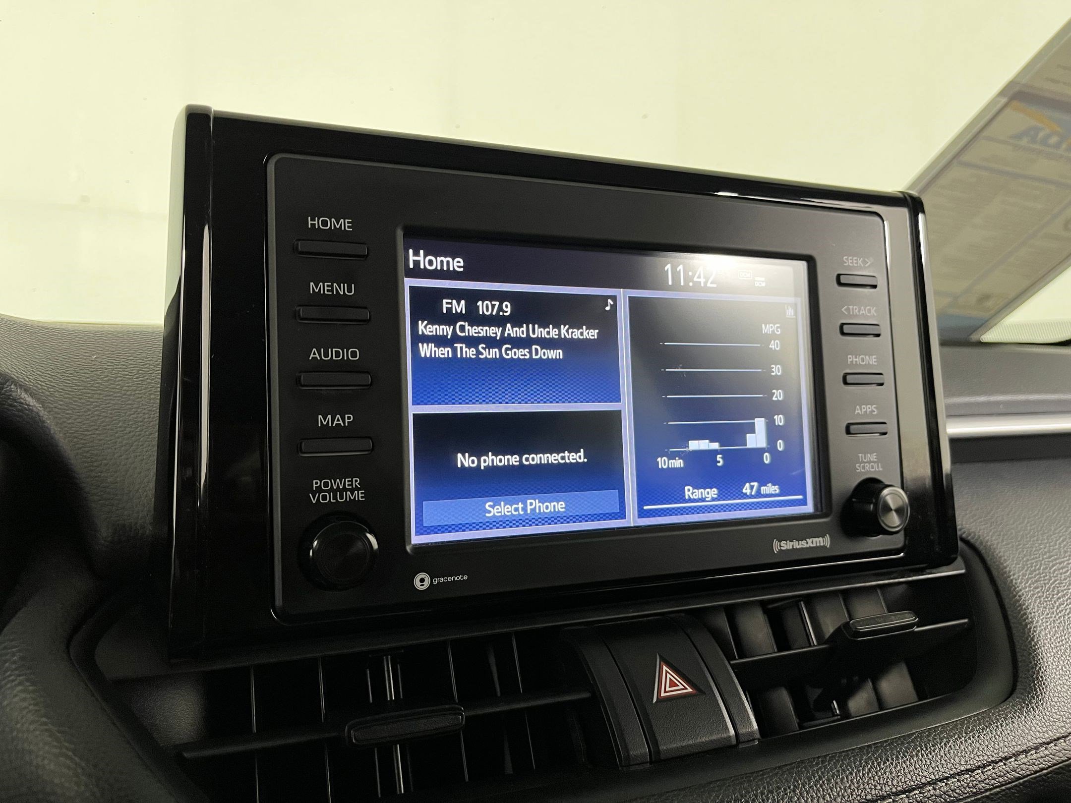 Used 2021 Toyota RAV4 LE image 21