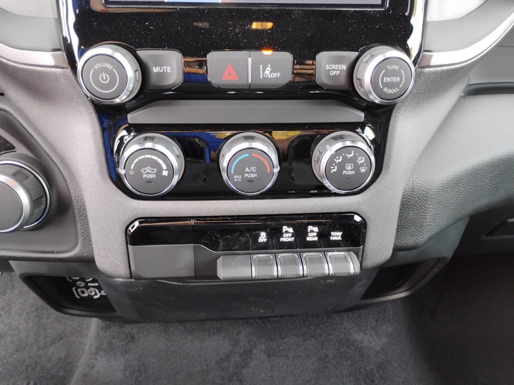 New 2026 RAM 1500 Express image 26