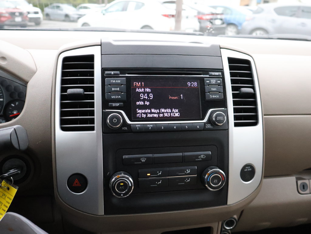 Used 2016 Nissan Frontier SV AWD/4WD image 18