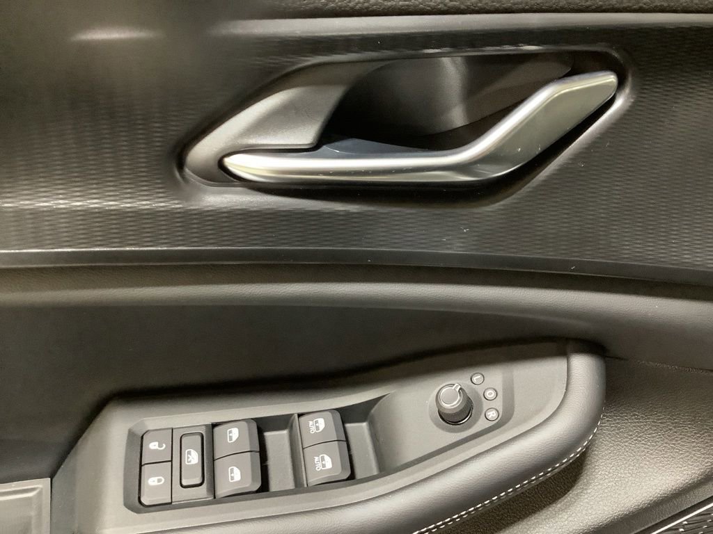 Used 2025 Jeep Grand Cherokee Laredo X w/ Luxury Tech Group I AWD/4WD image 24