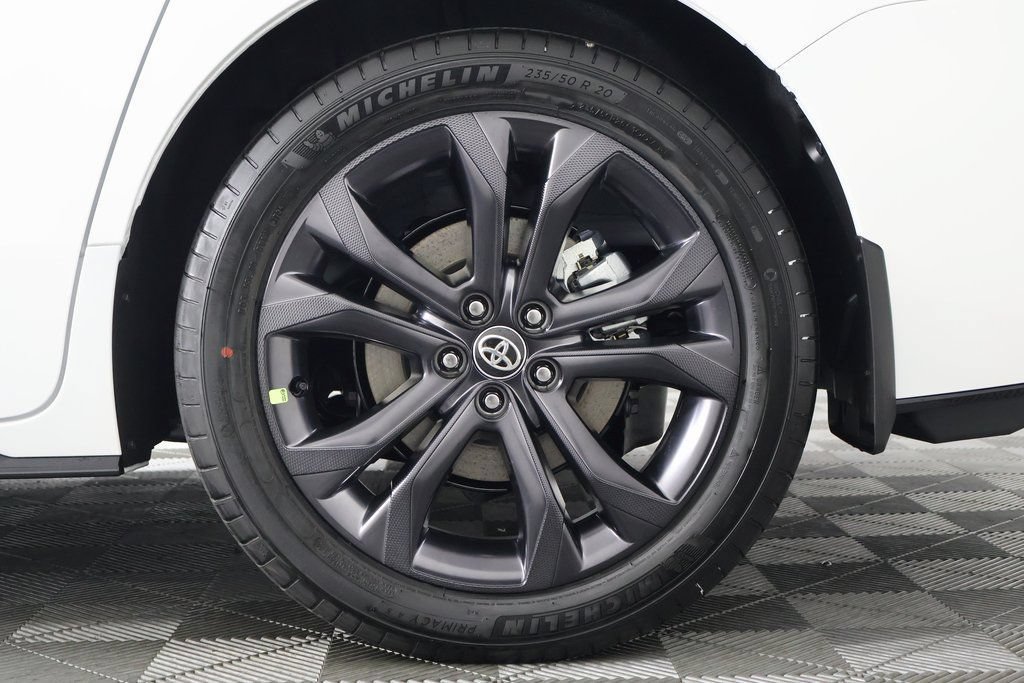 New 2026 Toyota Sienna XSE FWD image 11