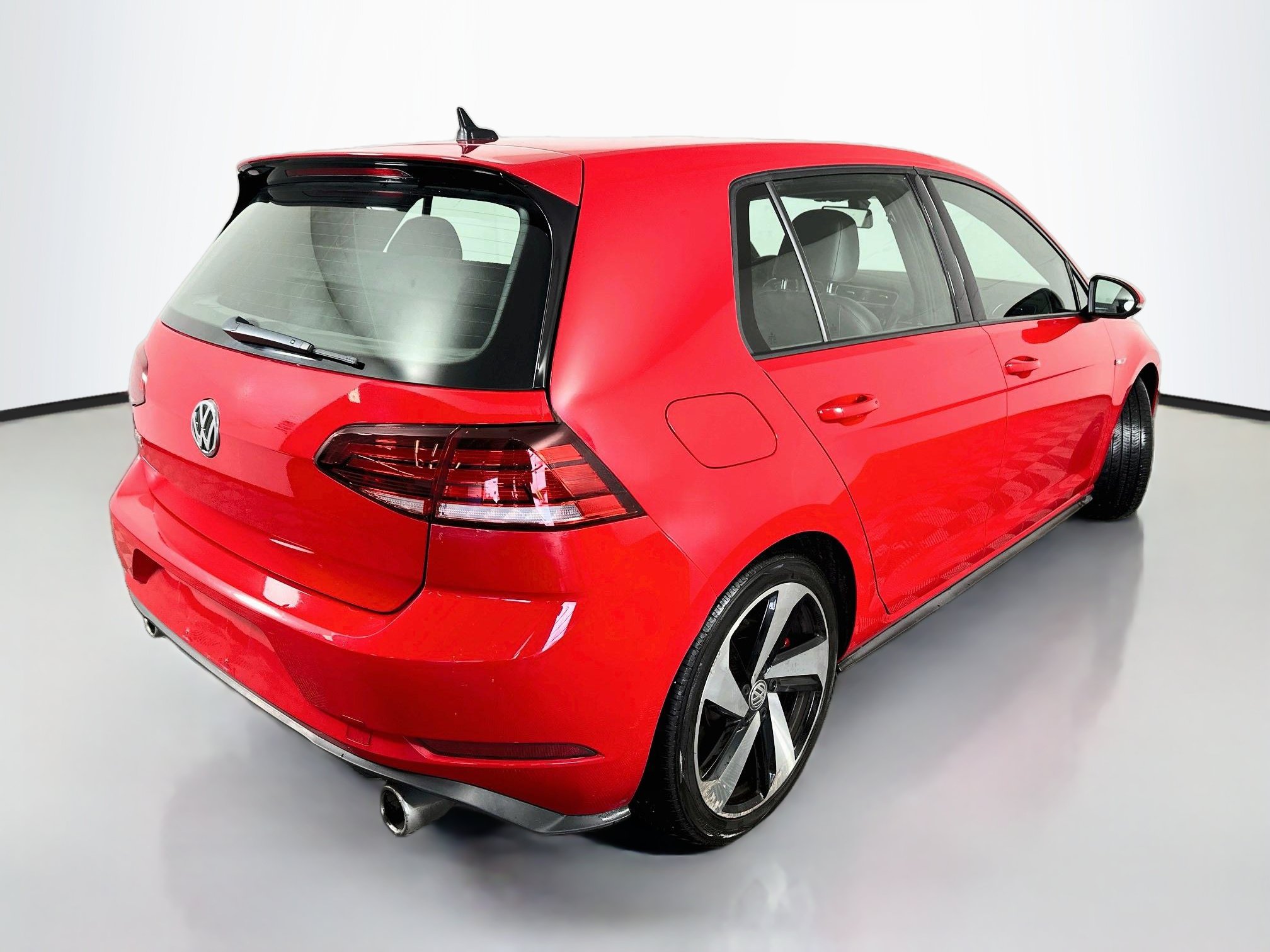 Used 2019 Volkswagen GTI SE FWD image 7