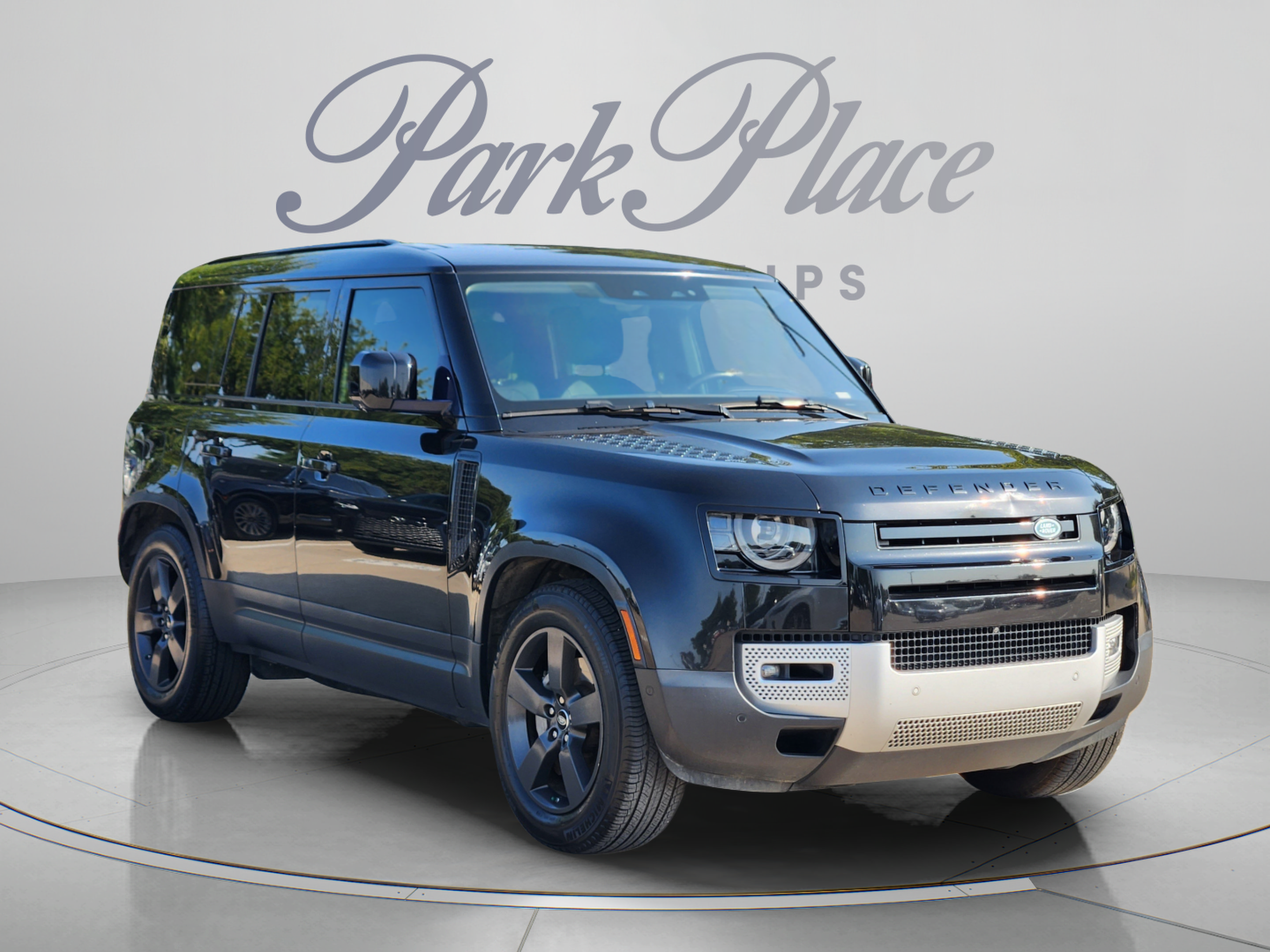 Used 2020 Land Rover Defender 110 HSE AWD/4WD image 4