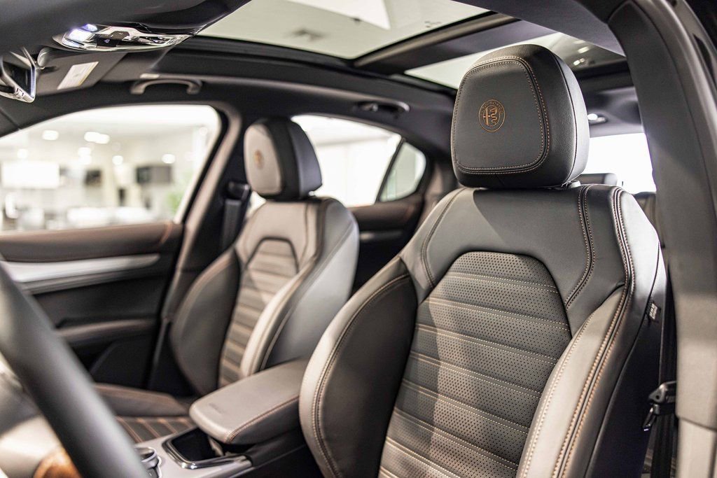 New 2025 Alfa Romeo Stelvio Sprint image 19