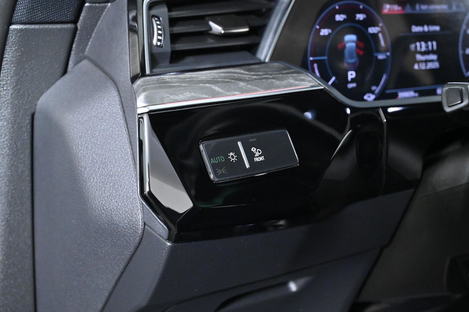 Used 2022 Audi e-tron Chronos image 20