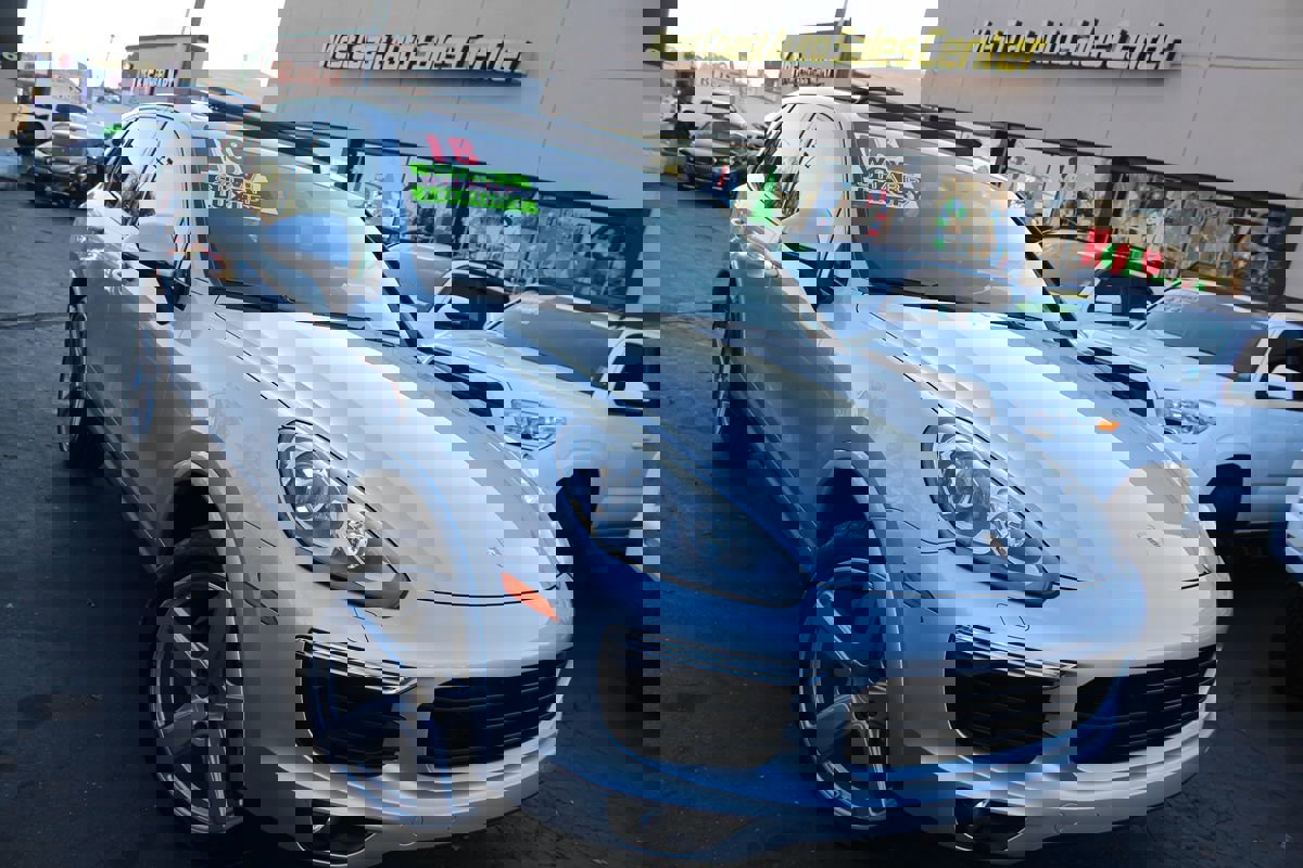 Used 2018 Porsche Cayenne Platinum Edition image 41